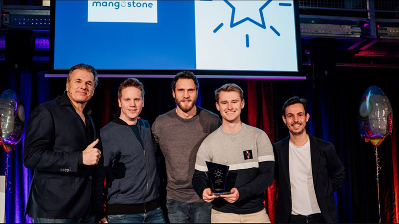 Mangostone team receiving the YES!Delft Rising Star Award